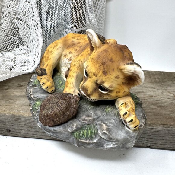 Lion/Tiger Cub w/ Turtle Porcelain Figurine Homco 1985 - Picture 3 of 8